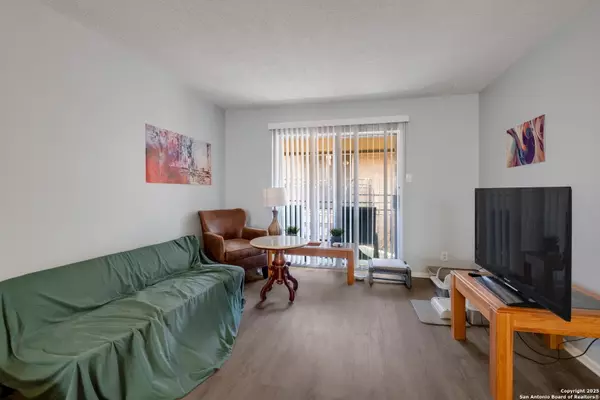 San Antonio, TX 78201,923 Vance Jackson Rd UNIT 708