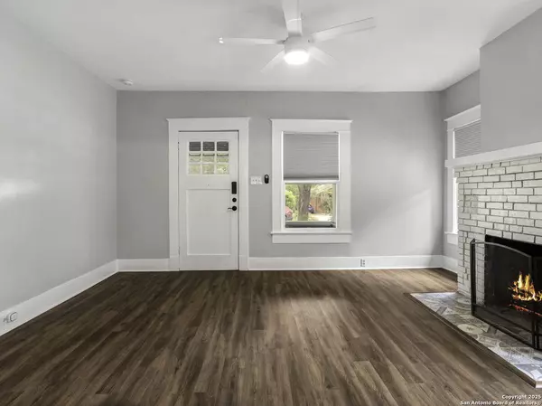 San Antonio, TX 78212,515 Agarita