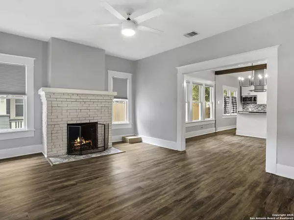 San Antonio, TX 78212,515 Agarita