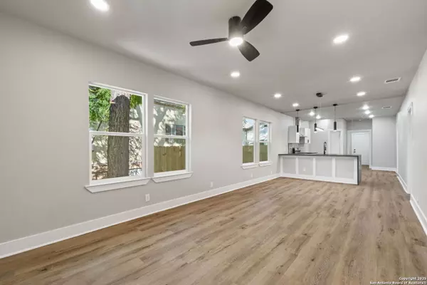 San Antonio, TX 78208,123 Sandmeyer St