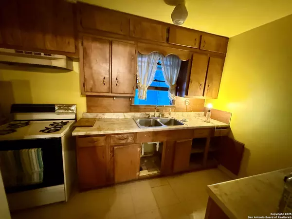 San Antonio, TX 78211,702 Berlin