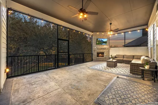 Castroville, TX 78009,571 Englewood Lane