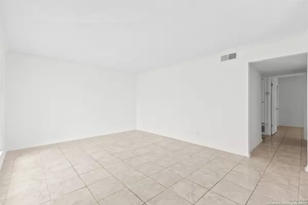 San Antonio, TX 78229,6611 Southpoint UNIT 128