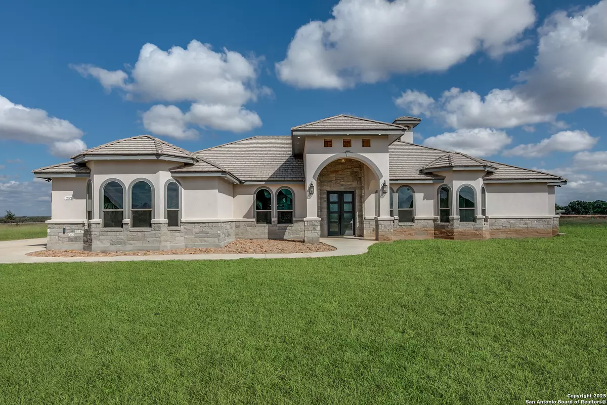 Castroville, TX 78009,252 Venado Oaks