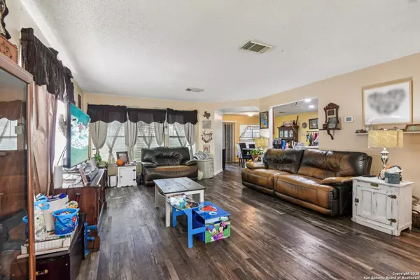 San Antonio, TX 78239,9611 fulwood