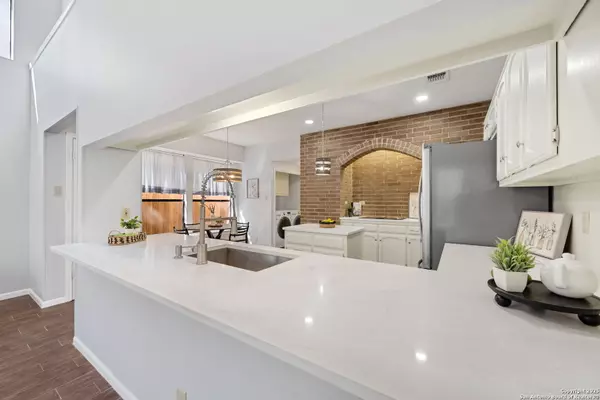 San Antonio, TX 78240,8910 Lost Woods