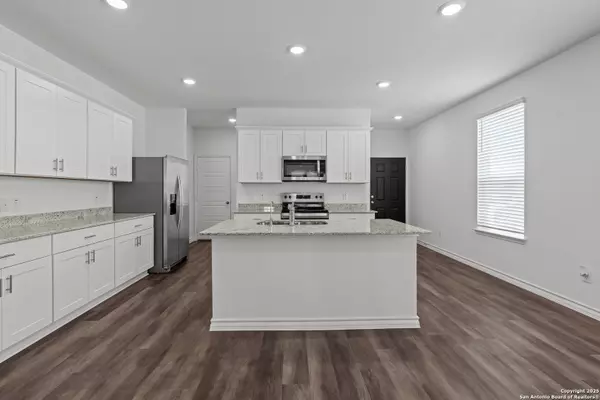 San Antonio, TX 78245,5127 Bay Breeze