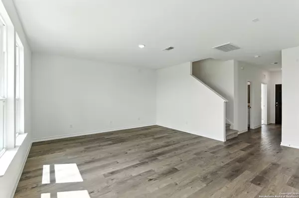 San Antonio, TX 78245,5124 Bay Breeze