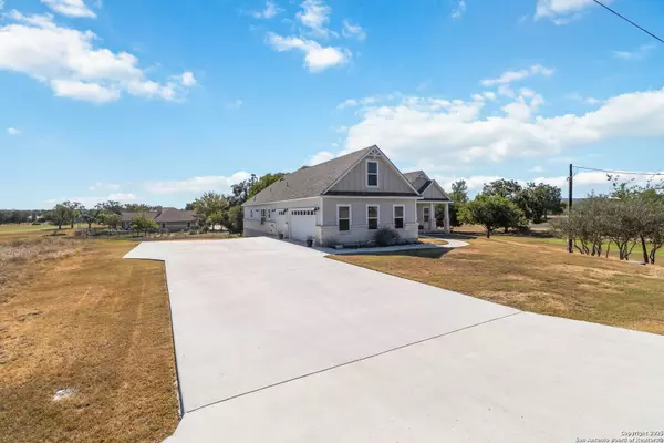 Bandera, TX 78003,342 Woodview Cir