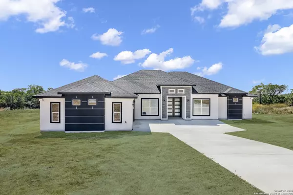 106 County Road 2730, Mico, TX 78056