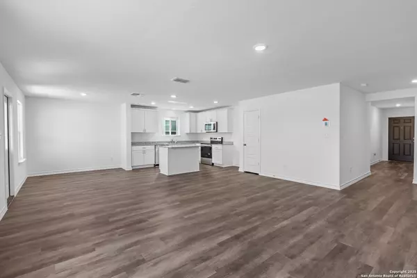 San Antonio, TX 78245,5131 Bay Breeze