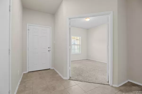 Converse, TX 78109,9223 Yaya