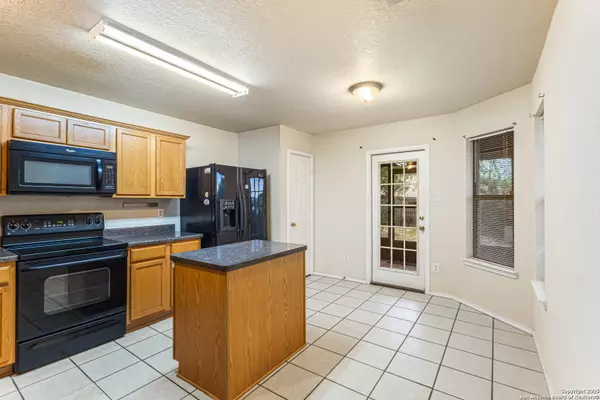 San Antonio, TX 78242,7010 Palacios Cv