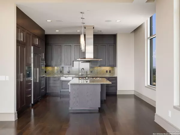 San Antonio, TX 78209,4242 Broadway UNIT 2002