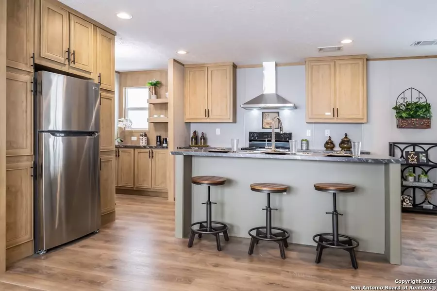 2284 Stevens Rd, Somerset, TX 78069