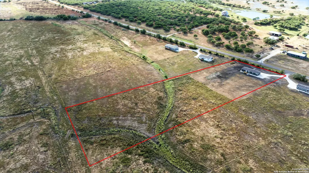 2553 FM 1332, Jourdanton, TX 78026