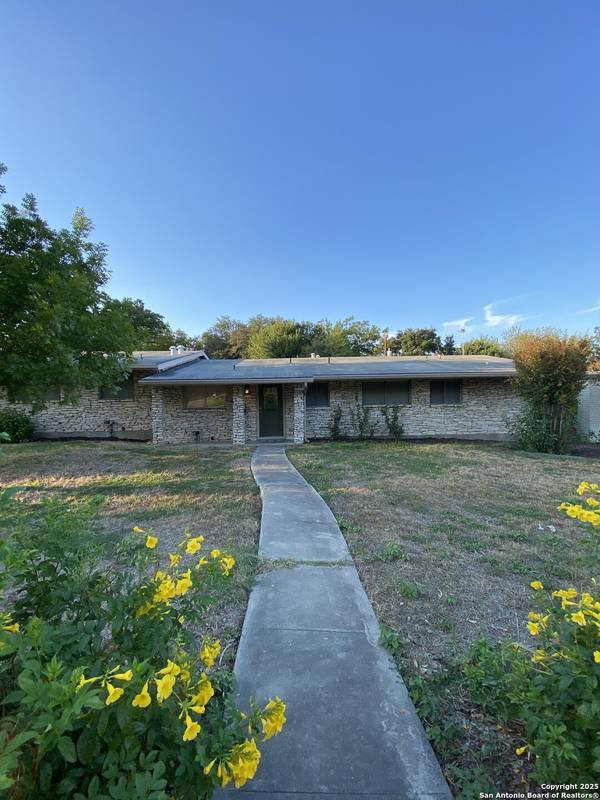 611 OBLATE DR, San Antonio, TX 78216-7327