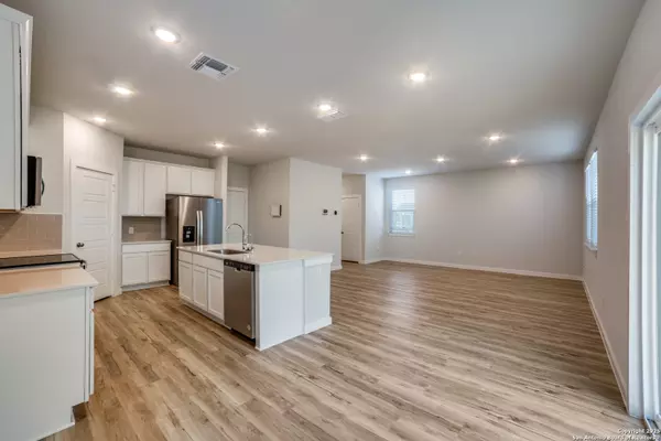 San Antonio, TX 78249,5935 Hausman UNIT 61
