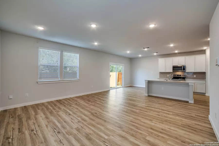 5935 Hausman UNIT 61, San Antonio, TX 78249