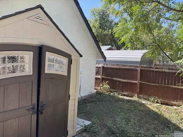 New Braunfels, TX 78130,1108 Coll