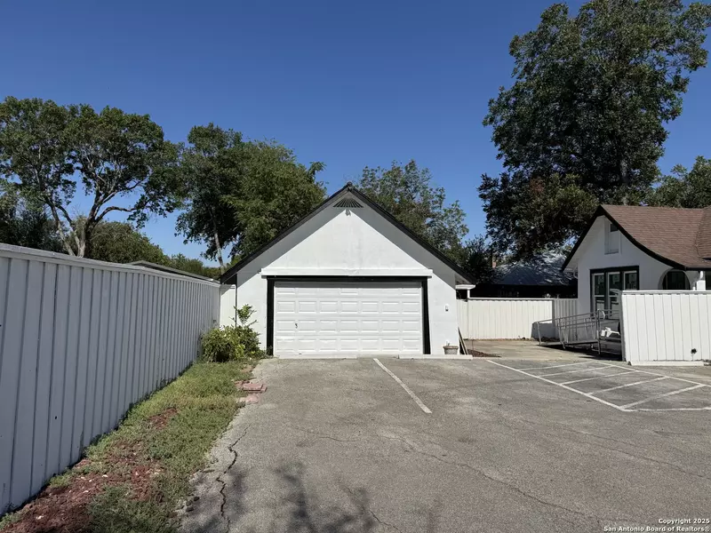 1108 Coll, New Braunfels, TX 78130