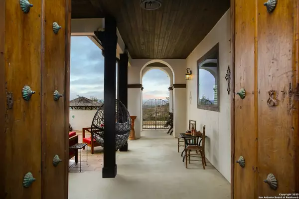 Comfort, TX 78013,217 saddle wood