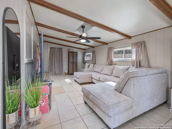 San Antonio, TX 78221,202 E Formosa Blvd