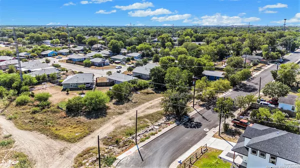 210 40th, San Antonio, TX 78237