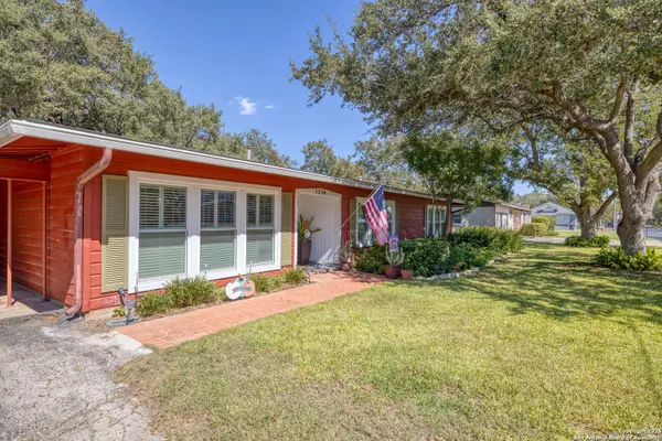 Hondo, TX 78861,1204 27th