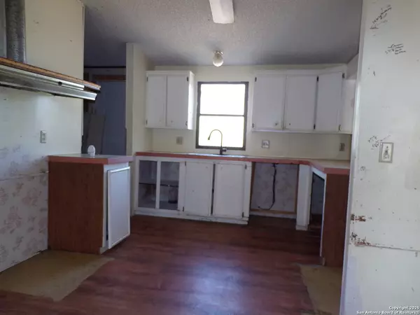 Hondo, TX 78861,368 County Road 458