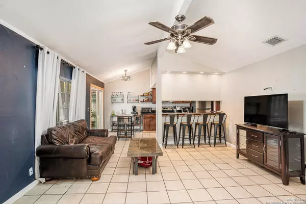 San Antonio, TX 78239,6610 Courtyard