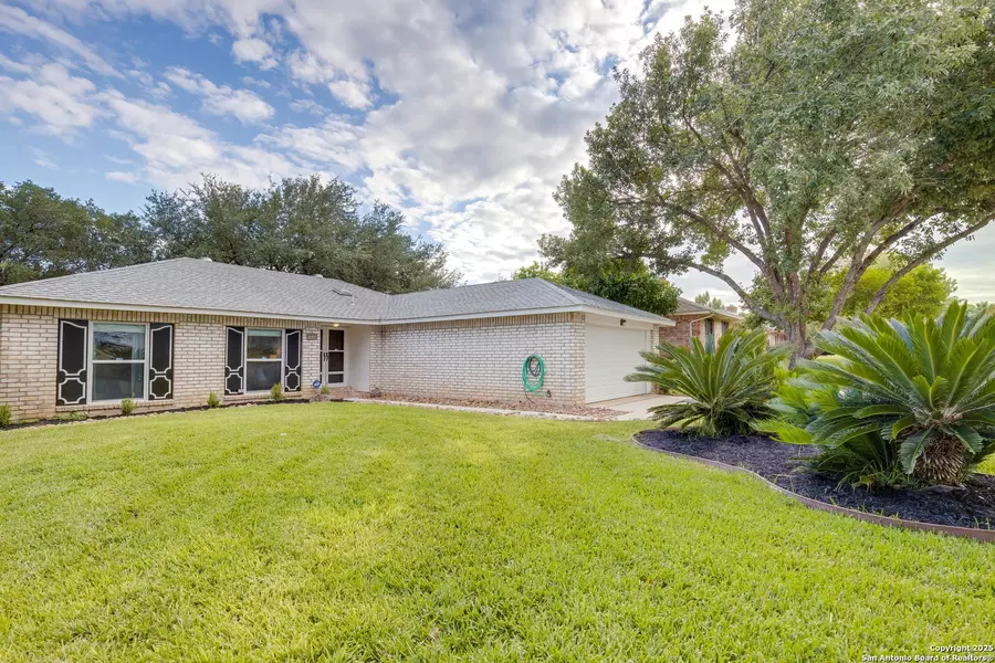 114 High Oak, Universal City, TX 78148