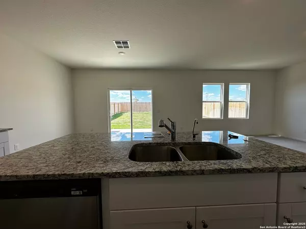 San Antonio, TX 78252,7725 FOX VIEW