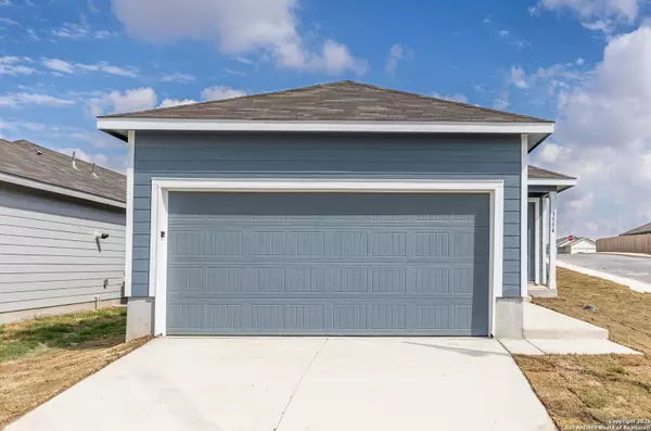 3554 glade, San Antonio, TX 78245