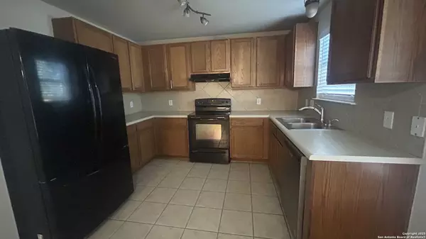 Cibolo, TX 78108-3748,189 CORRAL FENCE