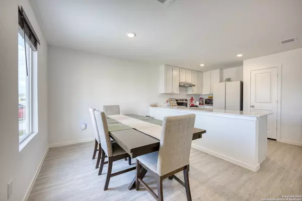 Seguin, TX 78155,312 Alligator