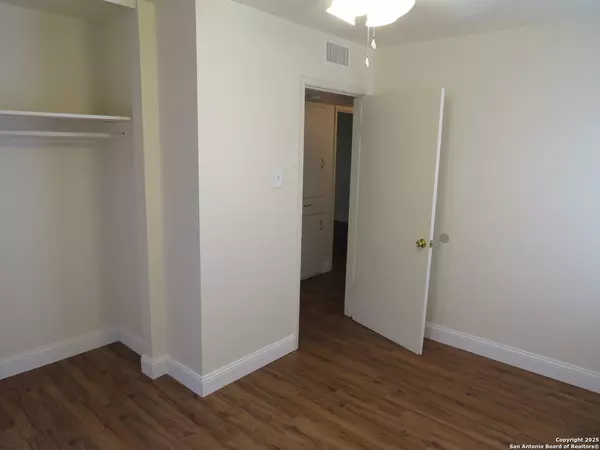 San Antonio, TX 78223,419 Anton Dr