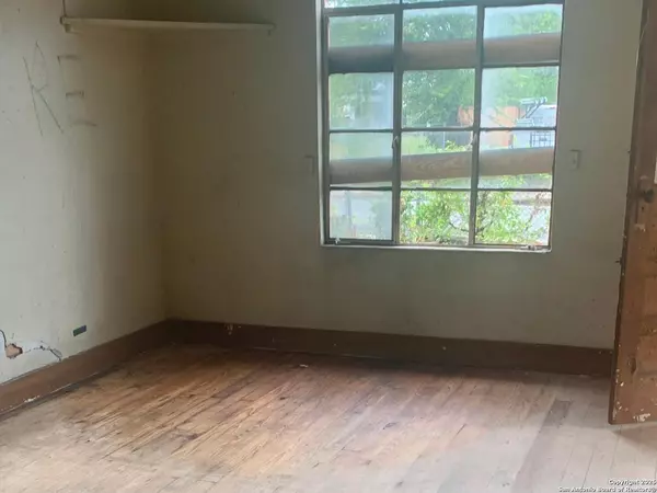 San Antonio, TX 78207,206 Mercedes