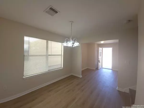 San Antonio, TX 78224-3178,10527 HUNTERS POND