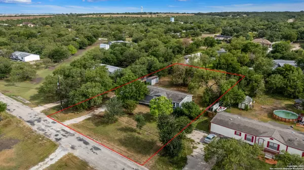 415 County Road 3822, San Antonio, TX 78253