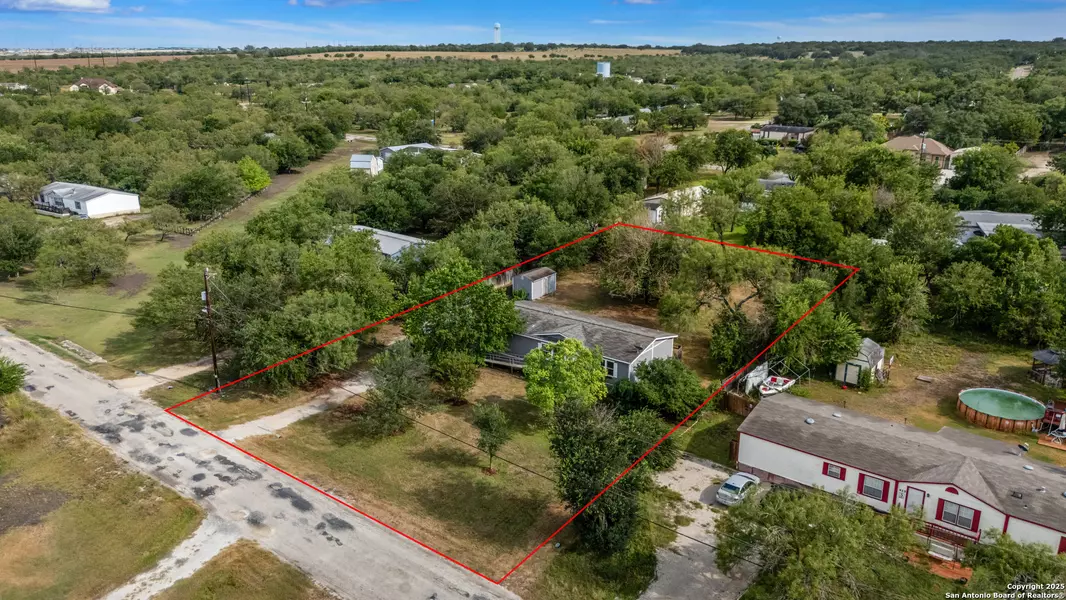 415 County Road 3822, San Antonio, TX 78253