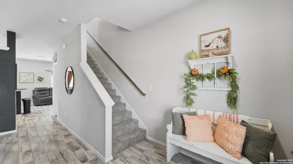 New Braunfels, TX 78130,384 Copper Wood