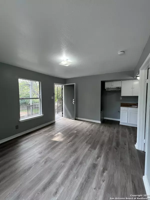 San Antonio, TX 78211-3314,1723 MAYFIELD BLVD UNIT 4