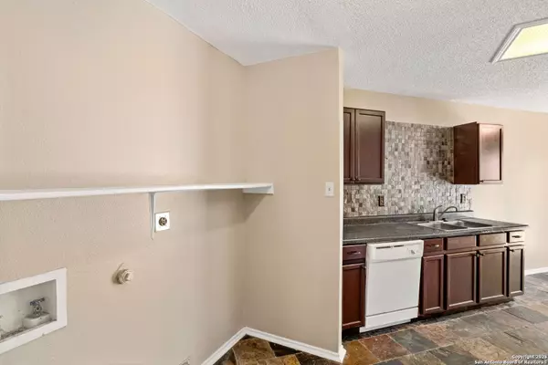 San Antonio, TX 78254,7807 Clipper