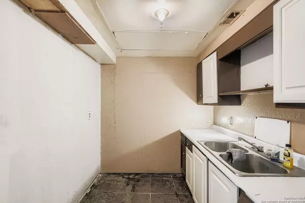 San Antonio, TX 78224,1439 Caballero