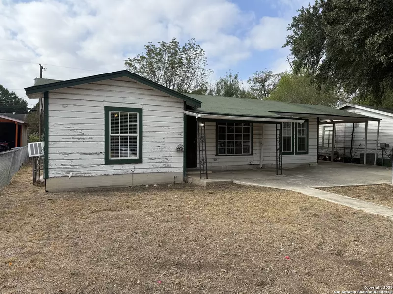 910 Menefee, San Antonio, TX 78237