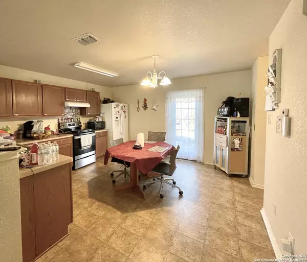 San Antonio, TX 78228,910 Absolon Farm