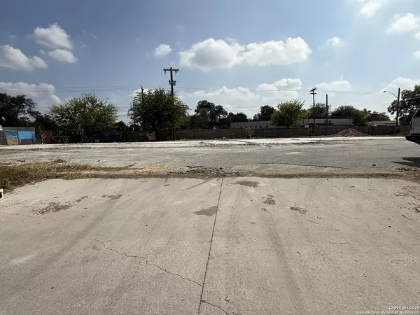 San Antonio, TX 78211,118 New Laredo