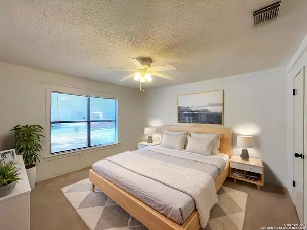 San Antonio, TX 78247,4867 Camas