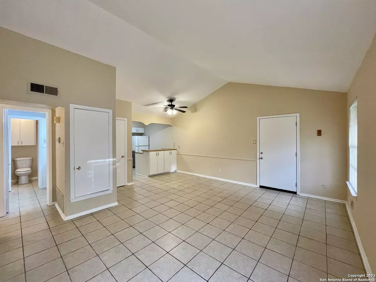 San Antonio, TX 78216,235 silver sands UNIT 4